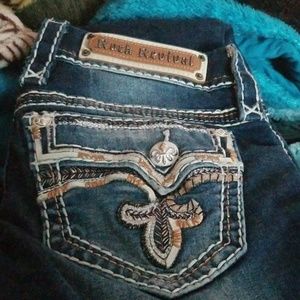 Rock revival yui skinny